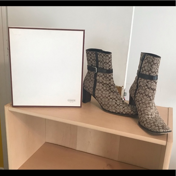 Coach Boots - Picture 1 of 4